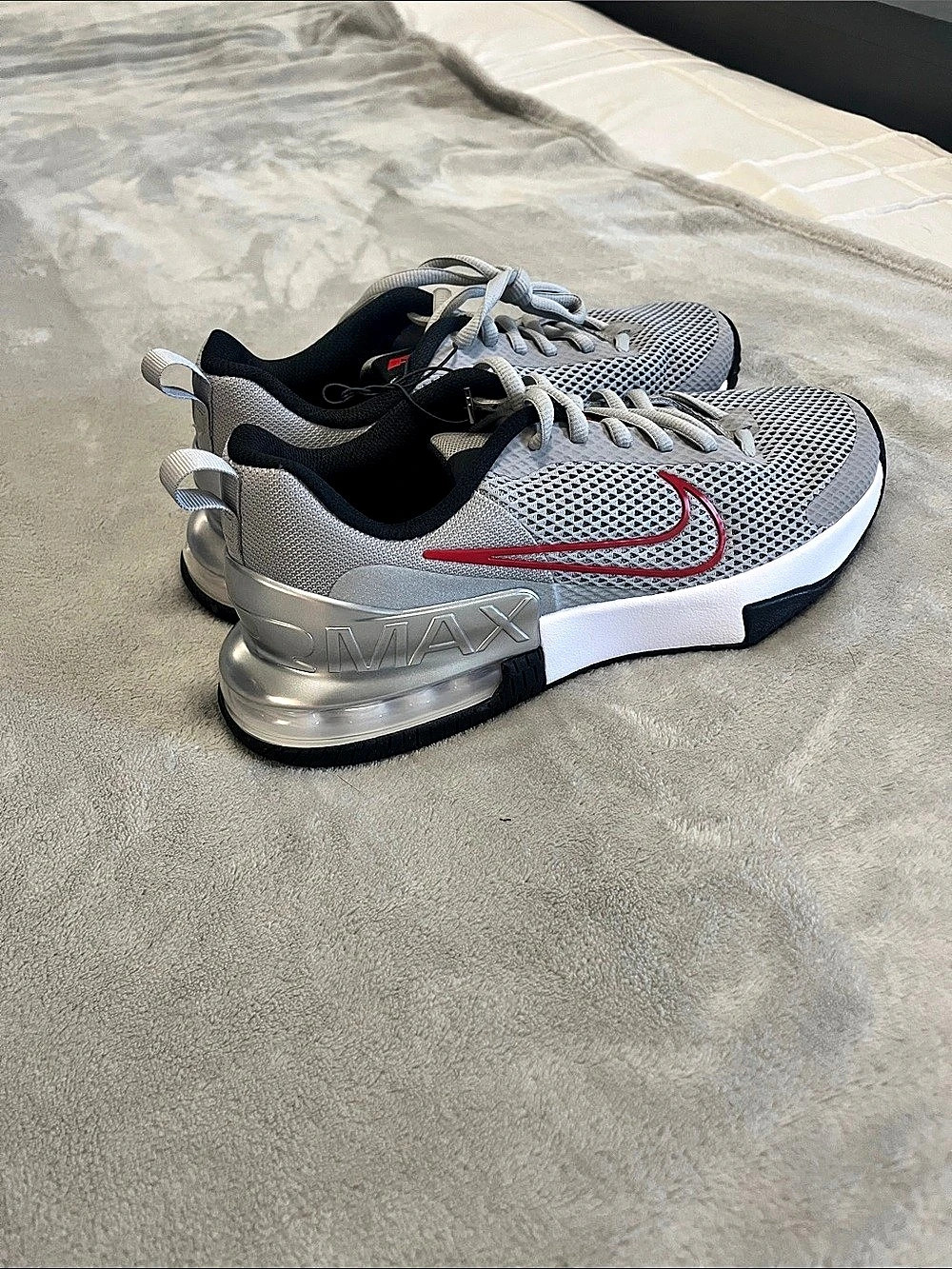 Nike Air Max Alpha Trainer 6 Gray & Red Athletic Shoes US 9.5